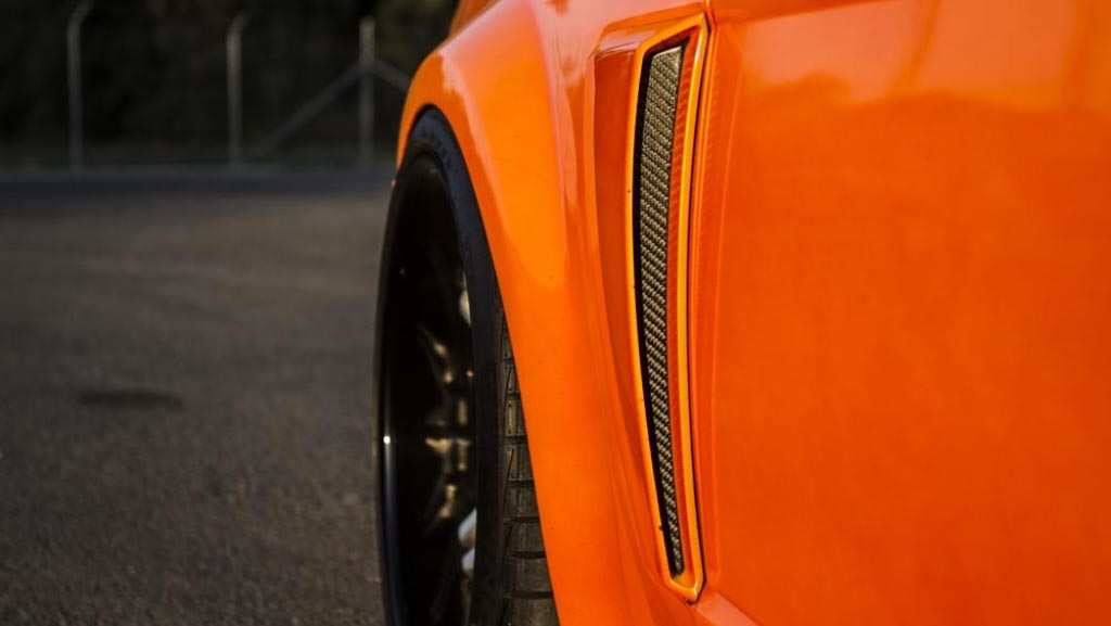2001-2004 Mustang Carbon Fiber Side Scoop Inserts - Image 7